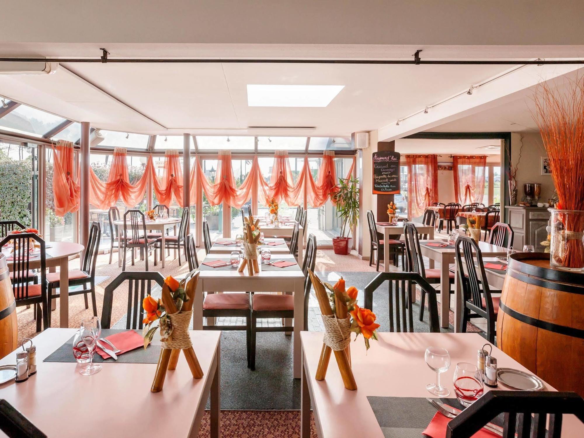 Toulenne 奥鲁餐厅布鲁耶尔国际之家酒店 外观 照片
